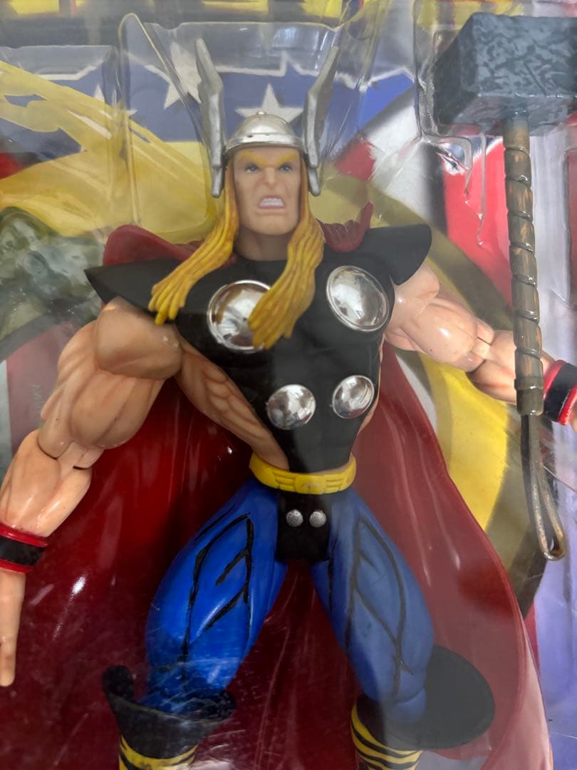 アベンジャーズ ソー フィギュア 未開封 コレクター版