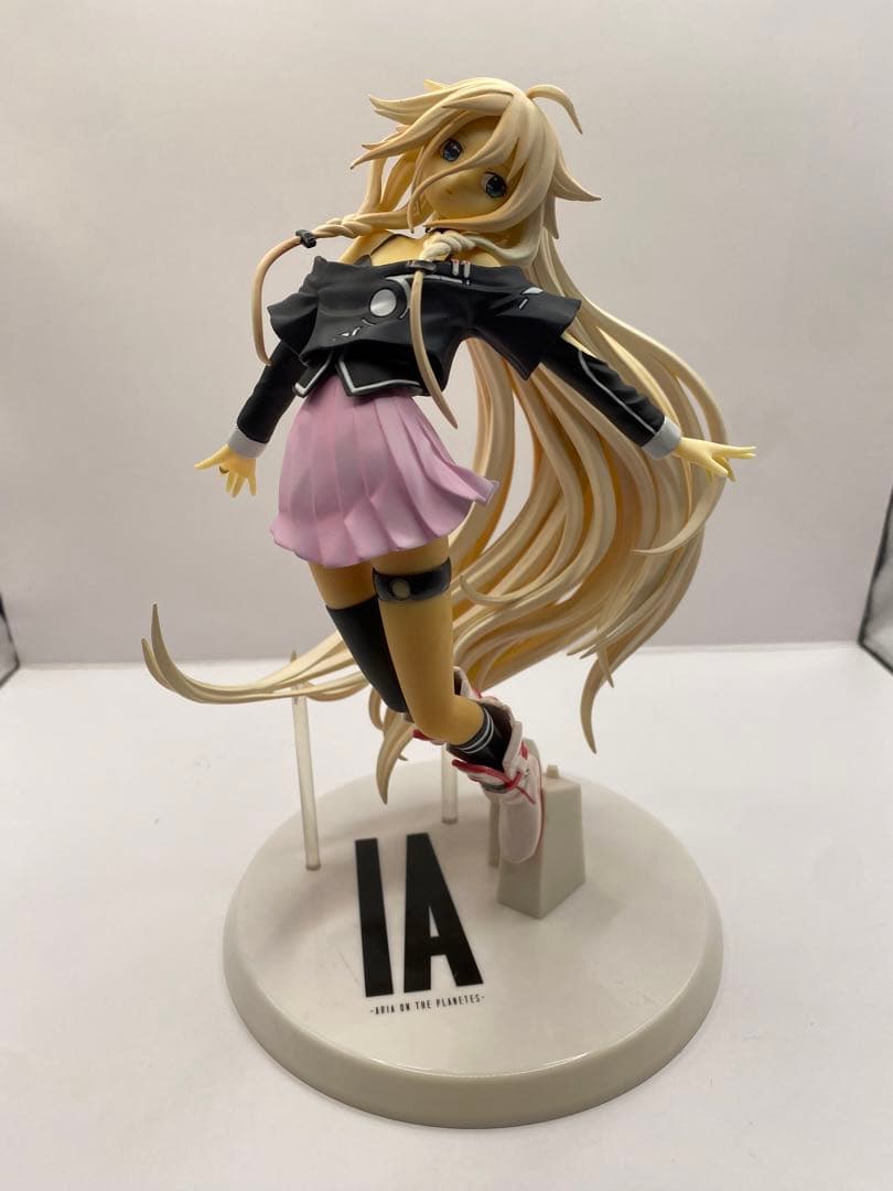 IA ARIA ON THE PLANETES フィギュア　アクアマリン　イア