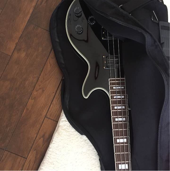 ベース