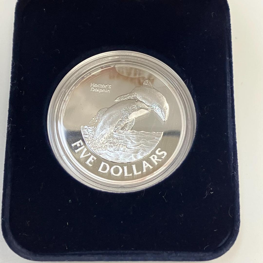 ニュージーランド中央銀行発行 ヘクターズイルカ 5ドル記念硬貨 2002年