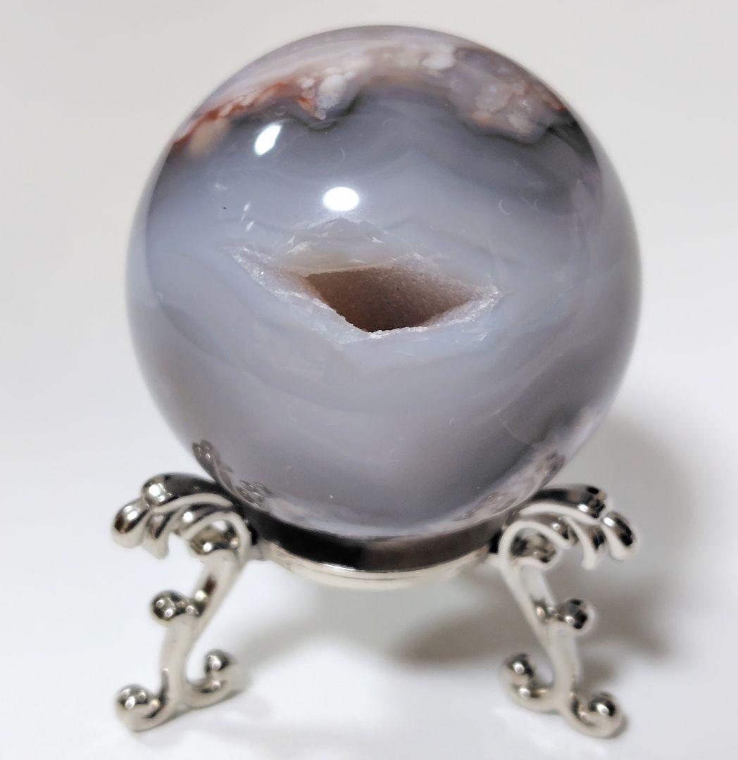 台座付き 縁起物 笑口 ジオード入り ブラック桜瑪瑙スフィア 50mm