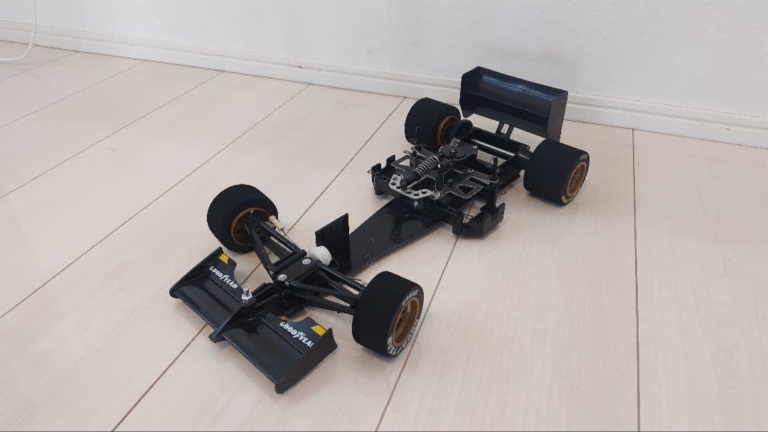 タミヤF103シャーシ