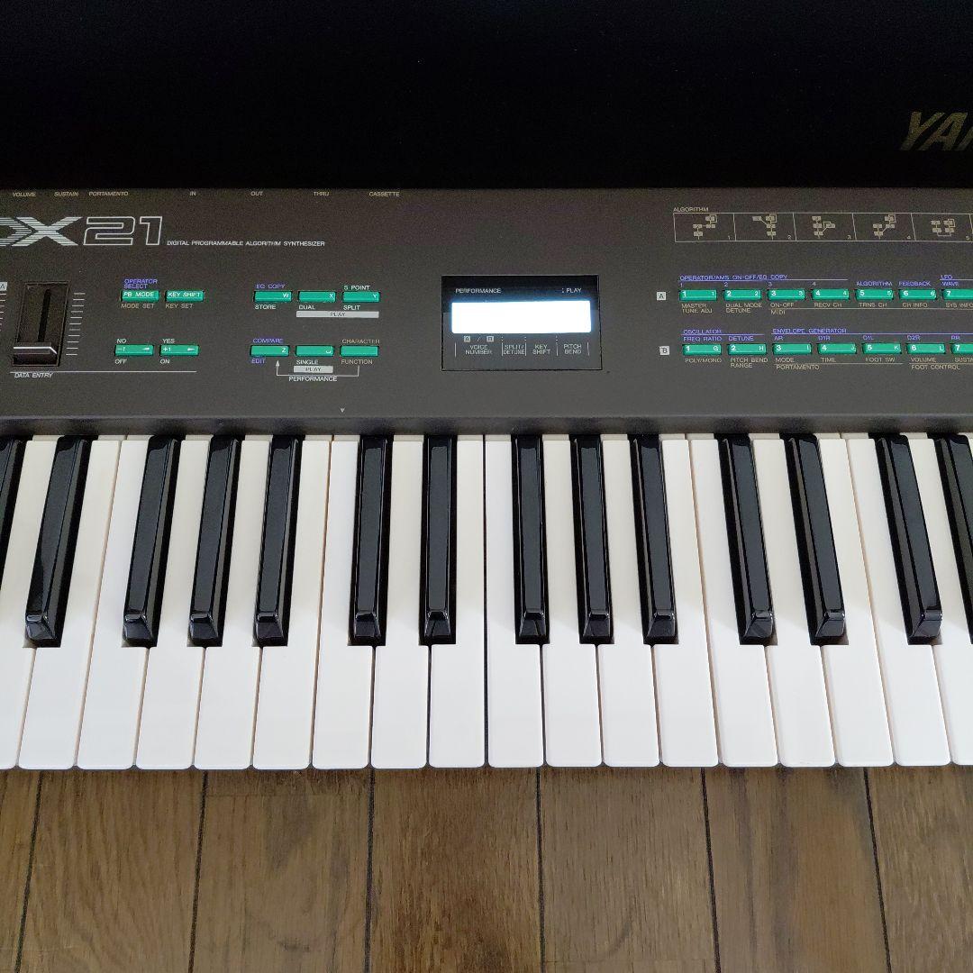 YAMAHA DX21 シンセサイザー　純正ケース付き