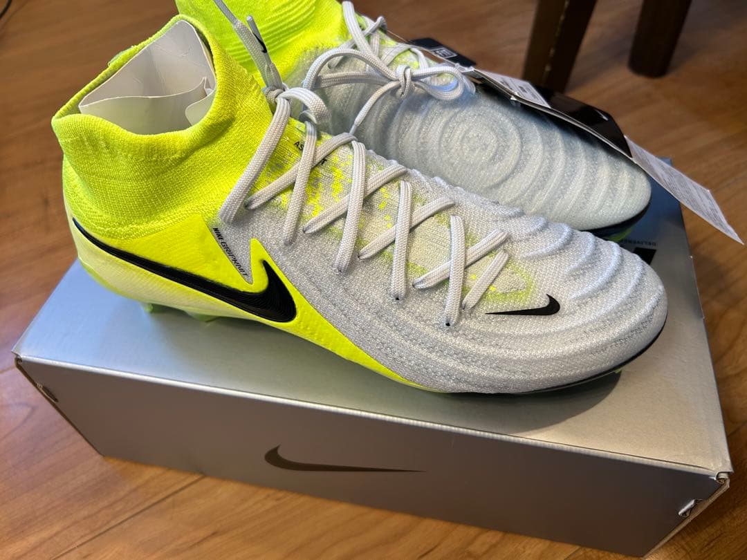 【新品未使用】NIKE ファントムルナ 2 エリート FG 26cm 送料無料