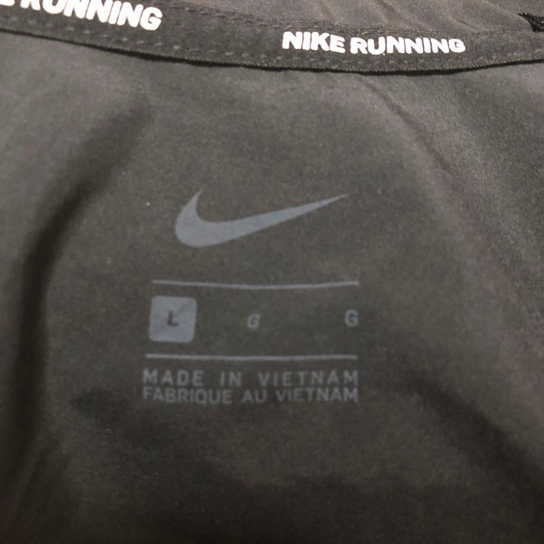 ナイキ エッセンシャル フラッシュ フーディ リフレクティブジャケット