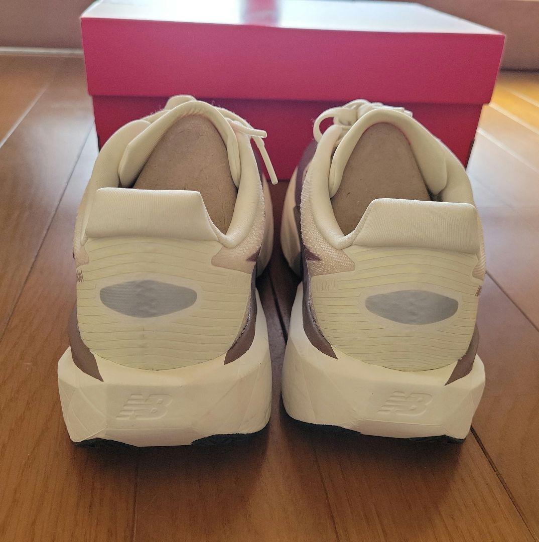 ニューバランス　フューエルセル レベル v5 26.0cm