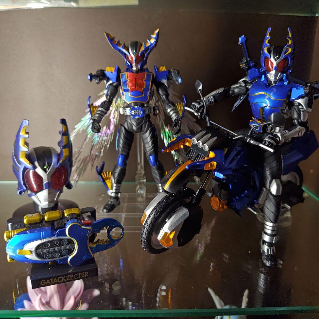 日*4様 真骨彫製法仮面ライダーガタックとガタックエクステンダー+ハイパーガタッ