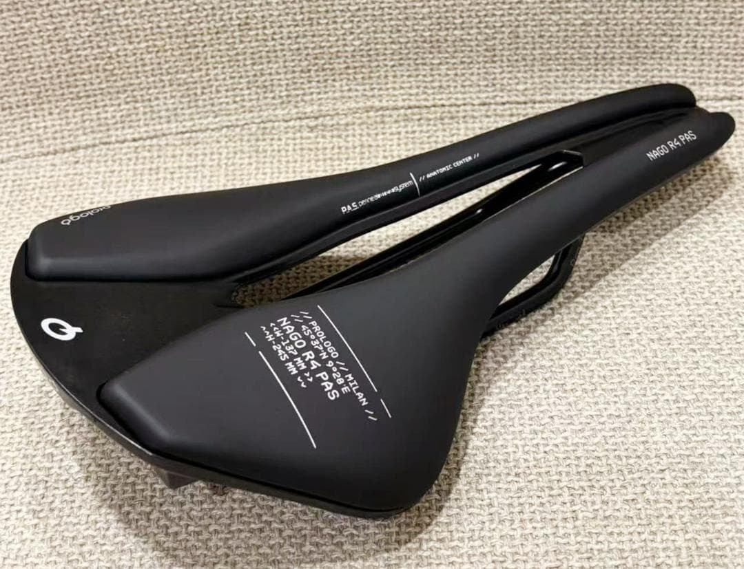 Prologo NAGO R4 PAS サドル