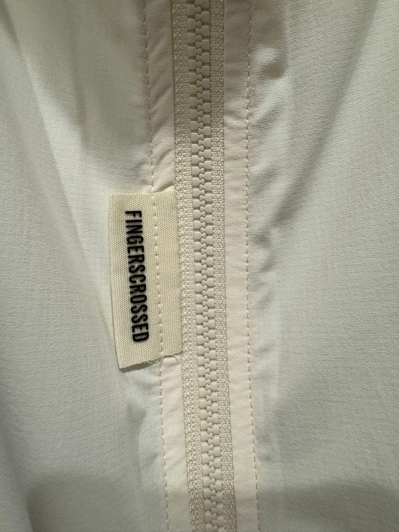 【新品】未使用品！FINGERS CROSSED ジレ ホワイト S 公式完売