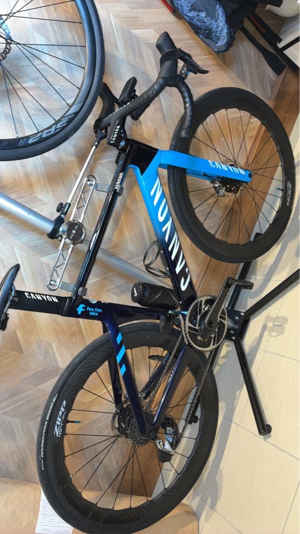 CANYON エアロードCFR 2021モビスターカラー