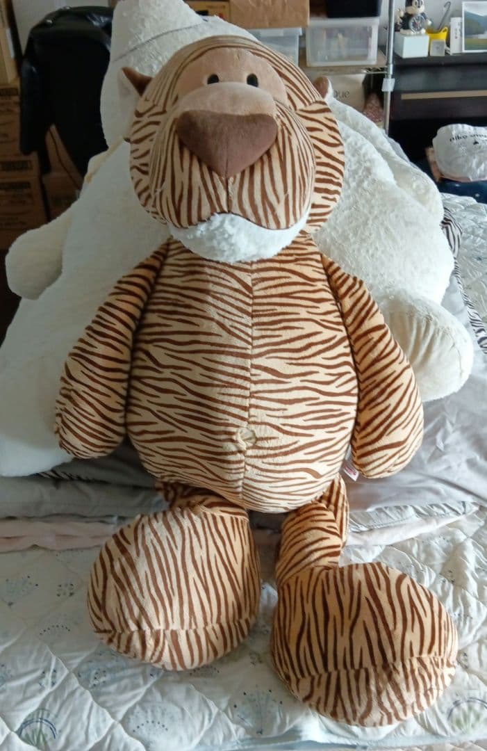 海外では、一家に一体はあるといわれるブランドの大きなトラのぬいぐるみです。