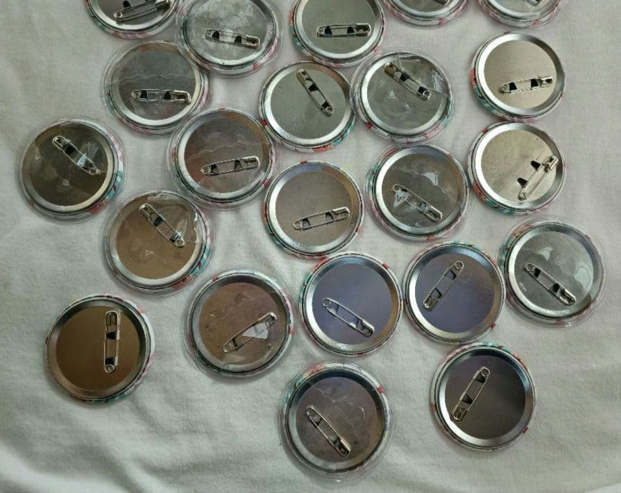 すとぷり　莉犬　缶バッチ　2021　newyear 等身　ニューイヤー